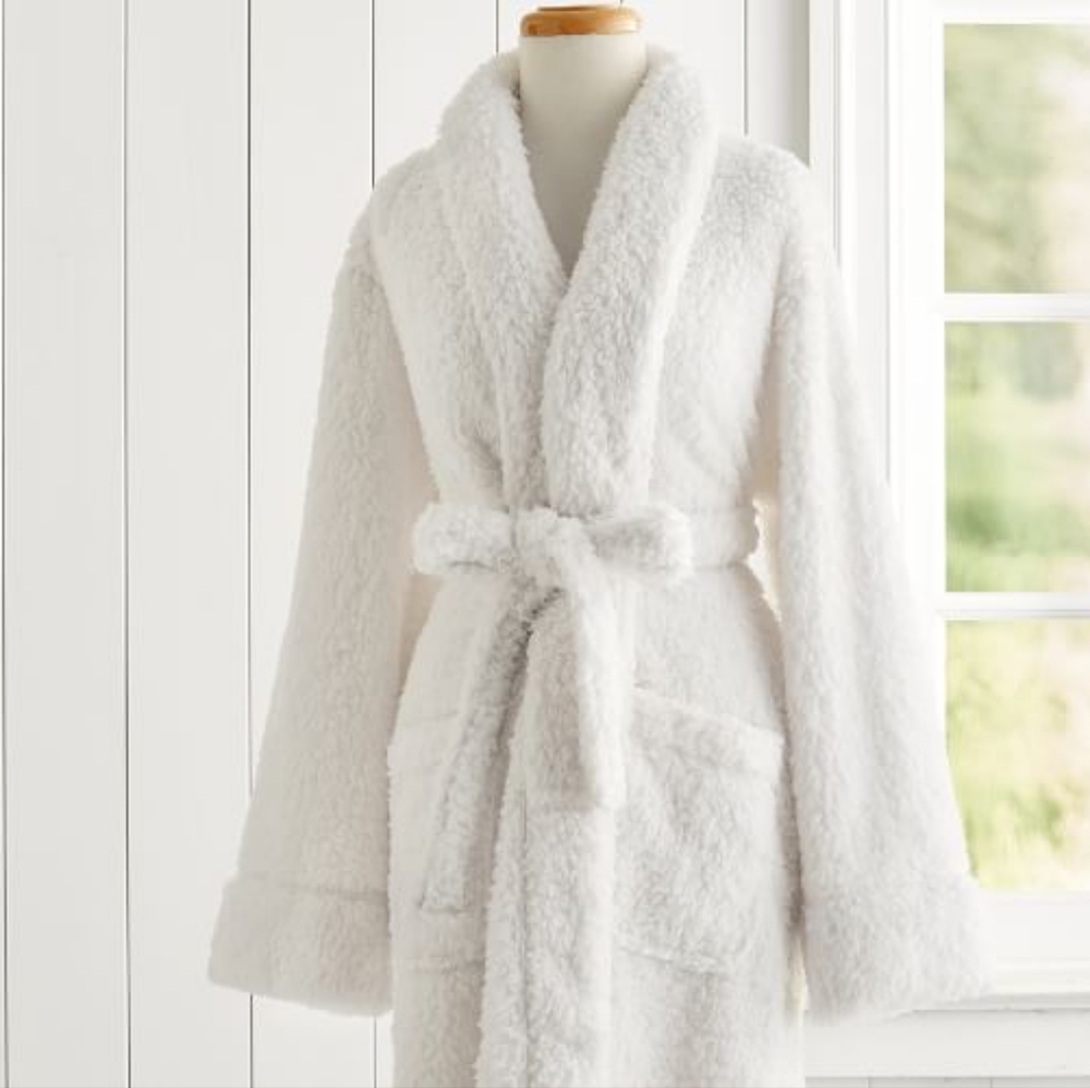 Pottery Barn Ivory super cozy fluffy Teddy Bear robe
